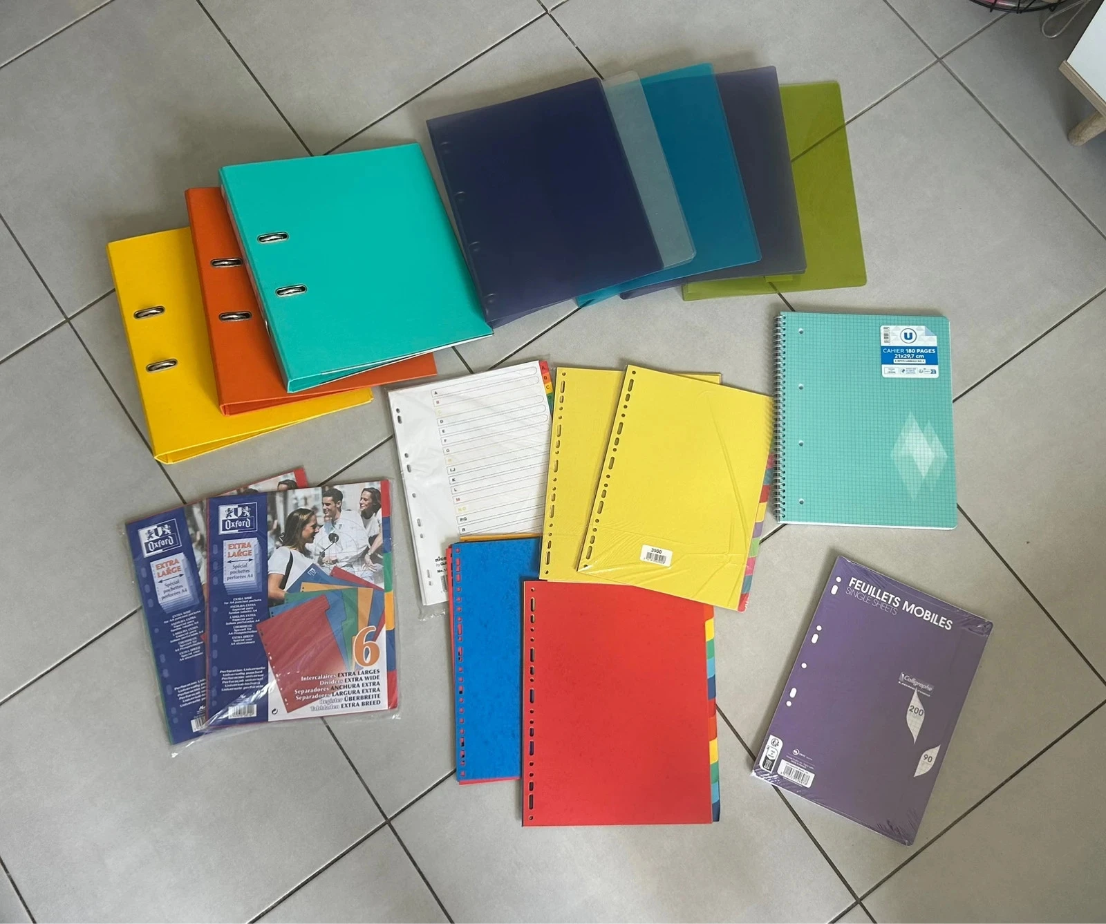 Lot de fournitures scolaires